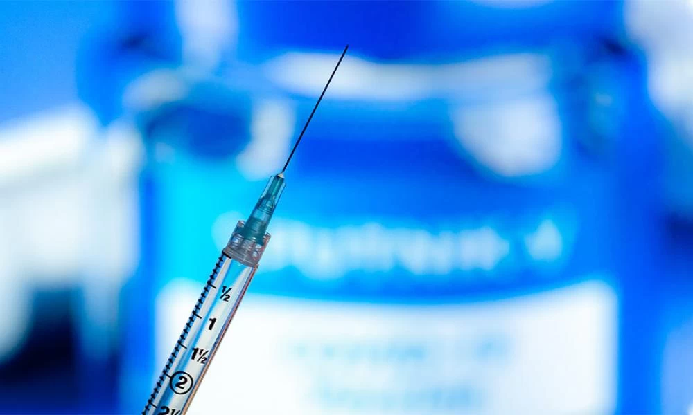 CDC: Πράσινο ''φως'' για το εμβόλιο της Pfizer στους άνω των 16